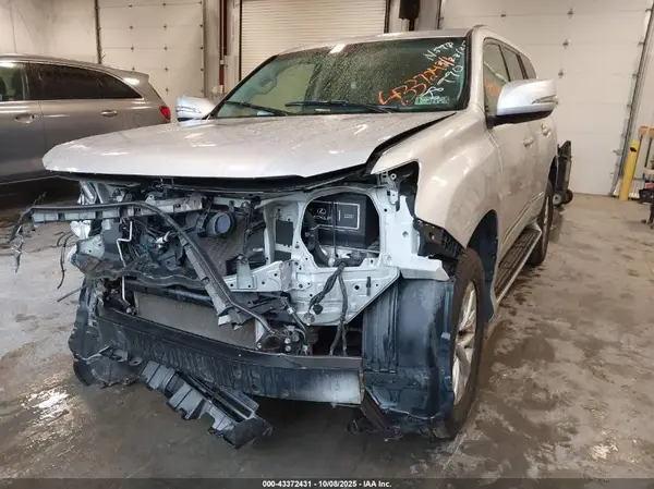 JTJBM7FX8J5188990 2018 LEXUS GX - Image 2