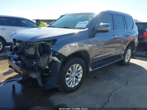 JTJBM7FX8K5215963 2019 LEXUS GX - Image 2