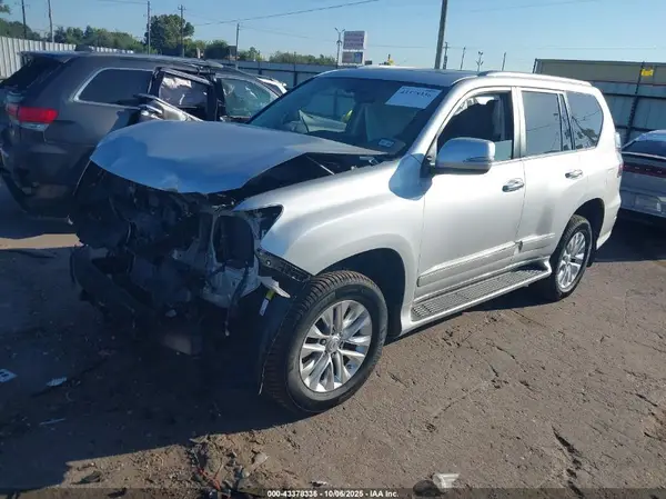 JTJBM7FX8K5221634 2019 LEXUS GX - Image 2