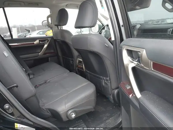 JTJBM7FX8K5224050 2019 LEXUS GX - Image 8