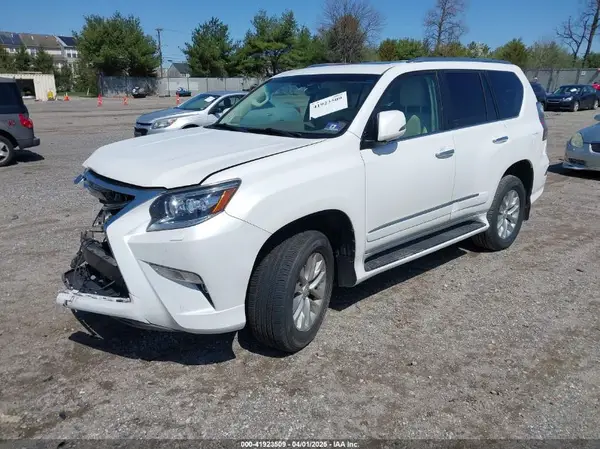JTJBM7FX8K5226218 2019 LEXUS GX - Image 2