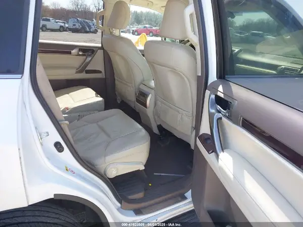 JTJBM7FX8K5226218 2019 LEXUS GX - Image 8