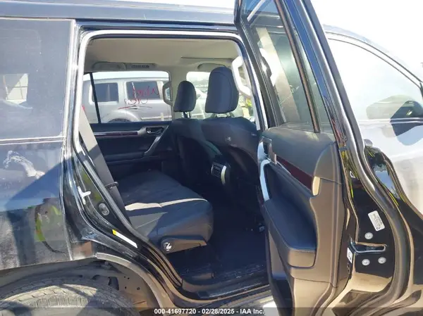 JTJBM7FX8K5227305 2019 LEXUS GX - Image 8