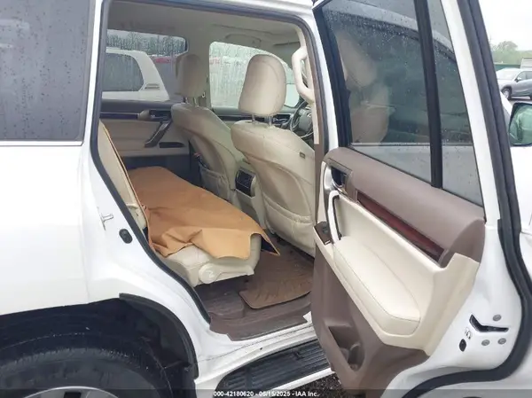 JTJBM7FX8K5233766 2019 LEXUS GX - Image 8