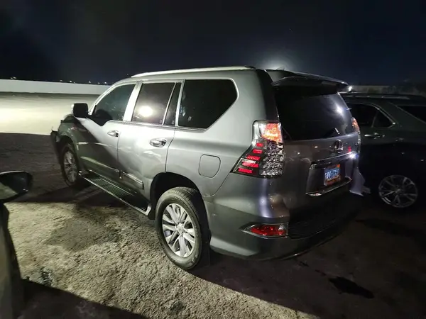 JTJBM7FX9J5188609 2018 LEXUS GX - Image 2