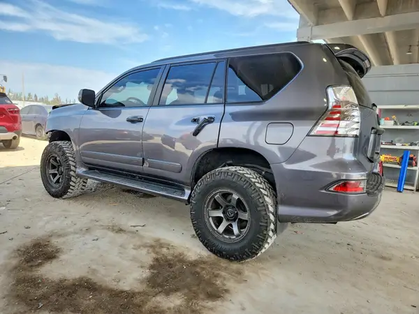 JTJBM7FX9J5197746 2018 LEXUS GX - Image 2