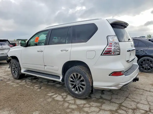 JTJBM7FX9K5211419 2019 LEXUS GX - Image 2