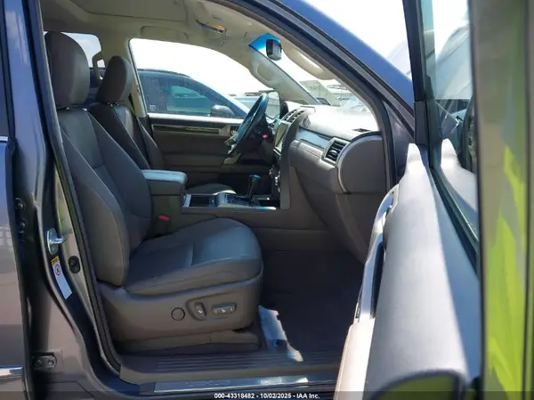 2019 LEXUS GX IAAI lot 43318482 auction photo 5