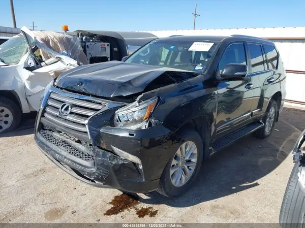 JTJBM7FX9K5234621 2019 LEXUS GX - Image 2