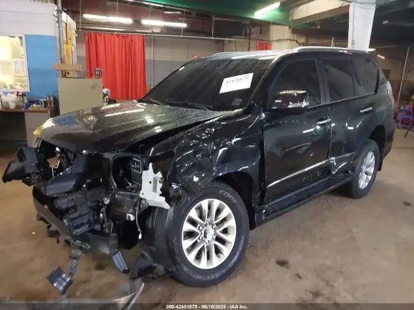 JTJBM7FXXJ5190675 2018 LEXUS GX - Image 2