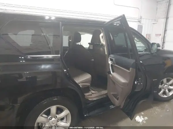 JTJBM7FXXJ5192295 2018 LEXUS GX - Image 8