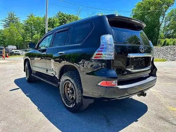 JTJBM7FXXJ5199358 2018 LEXUS GX - Image 2