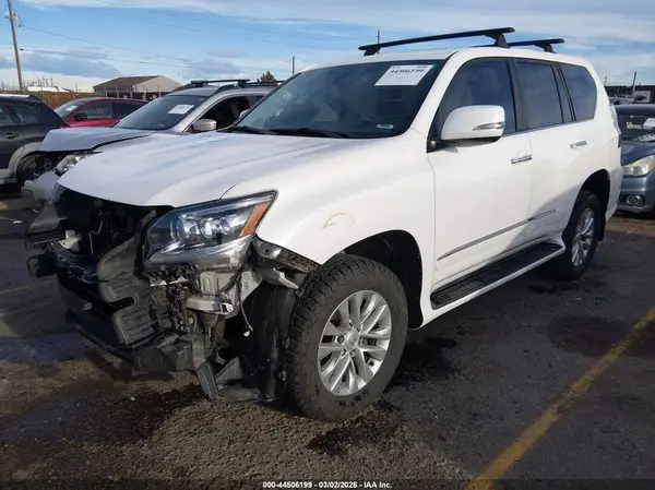 JTJBM7FXXK5217035 2019 LEXUS GX - Image 2