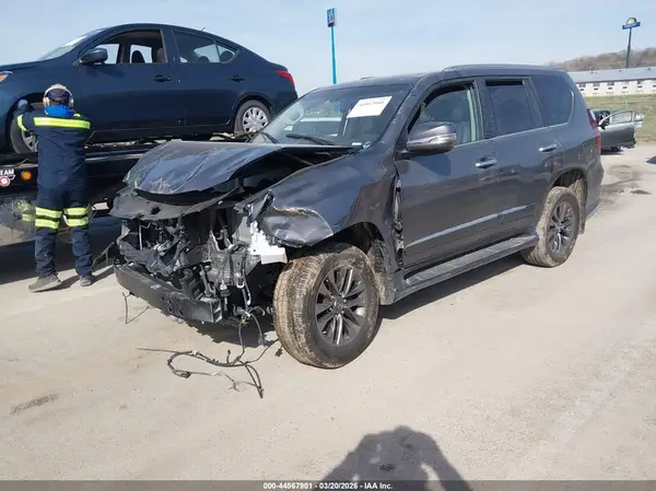 JTJBM7FXXK5232425 2019 LEXUS GX - Image 2