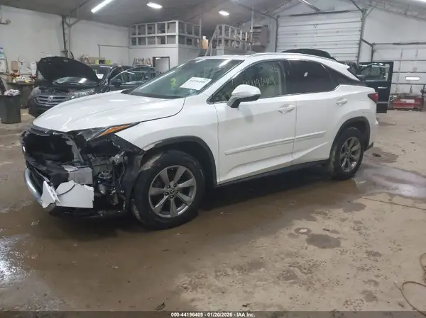 JTJBZMCA8K2040731 2019 LEXUS RX - Image 2