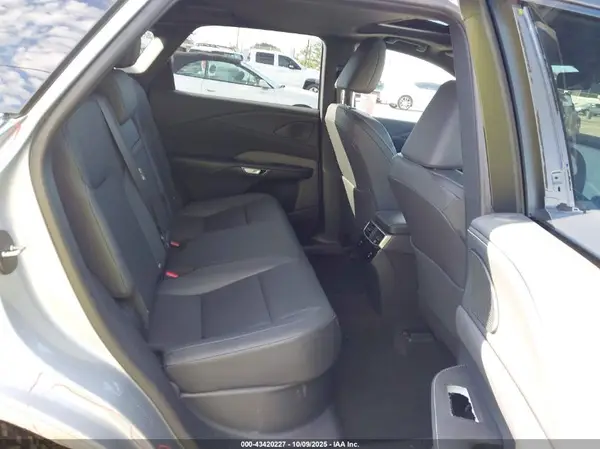 JTJCHMAA2S2027712 2025 LEXUS RX - Image 8