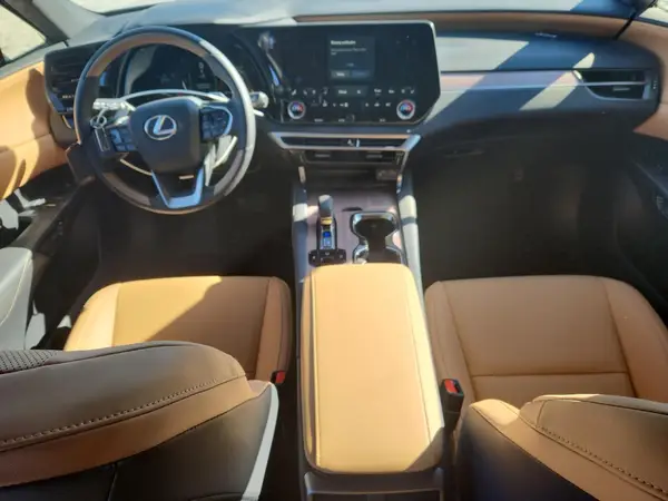 JTJCHMAA3S2024592 2025 LEXUS RX - Image 8