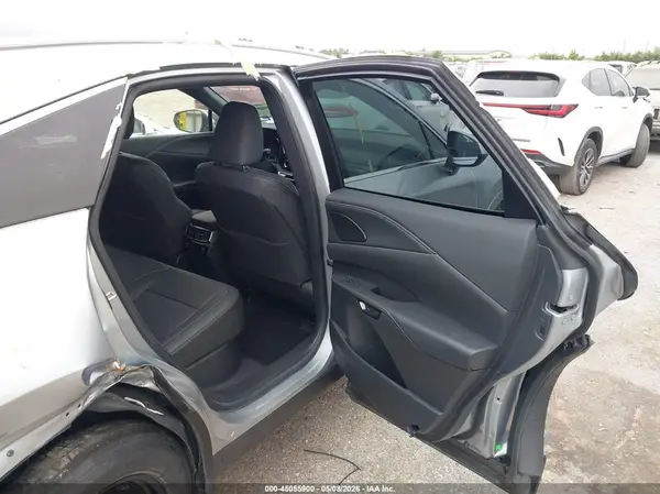 JTJCHMAA4S2026142 2025 LEXUS RX - Image 8