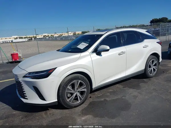 JTJCHMAA5R2017136 2024 LEXUS RX - Image 2