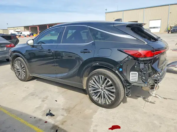 JTJCHMAA7T2037413 2026 LEXUS RX - Image 2
