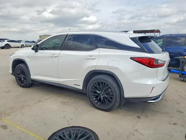 JTJDGKCA0K2008794 2019 LEXUS RX - Image 2