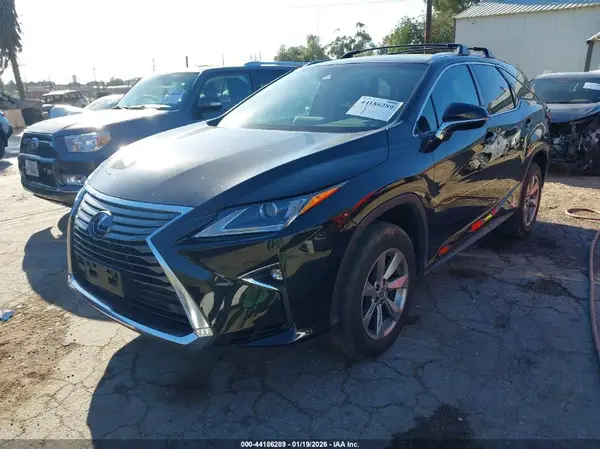 JTJDGKCA4J2005511 2018 LEXUS RX - Image 2