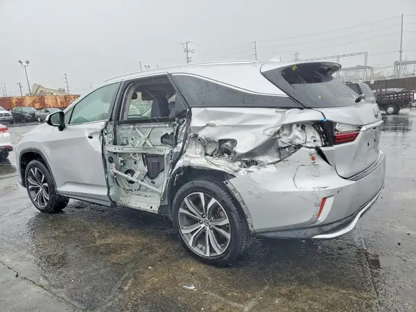 JTJDGKCA8K2006100 2019 LEXUS RX - Image 2