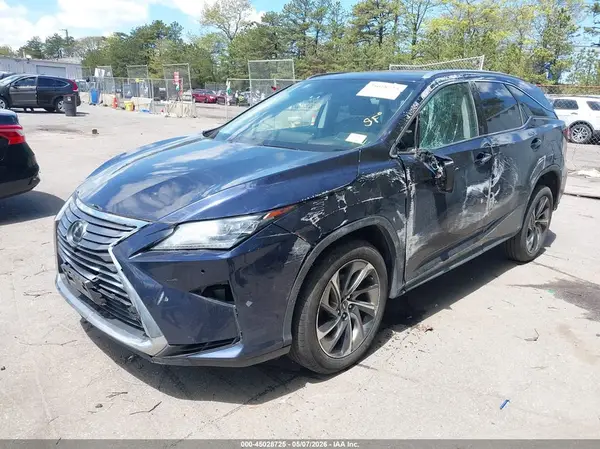 JTJDZKCA1K2015117 2019 LEXUS RX - Image 2