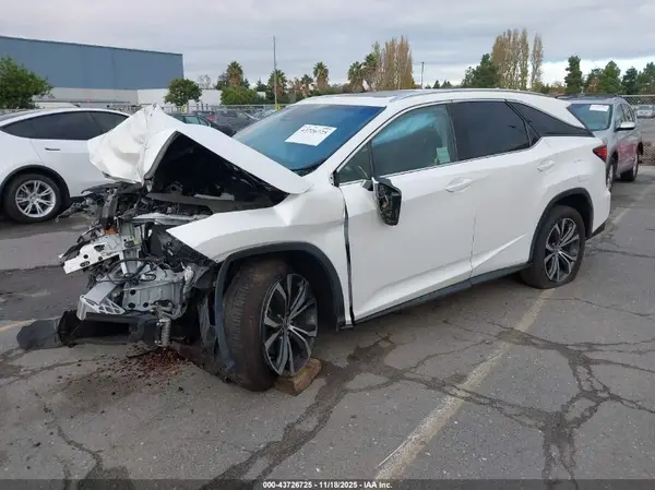 JTJDZKCA1K2018261 2019 LEXUS RX - Image 2