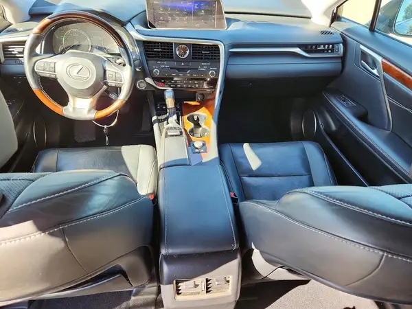 JTJDZKCA4J2006989 2018 LEXUS RX - Image 8