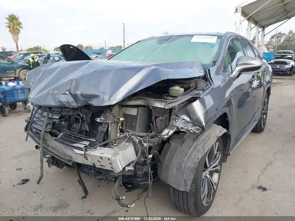 JTJDZKCA4K2019615 2019 LEXUS RX - Image 2