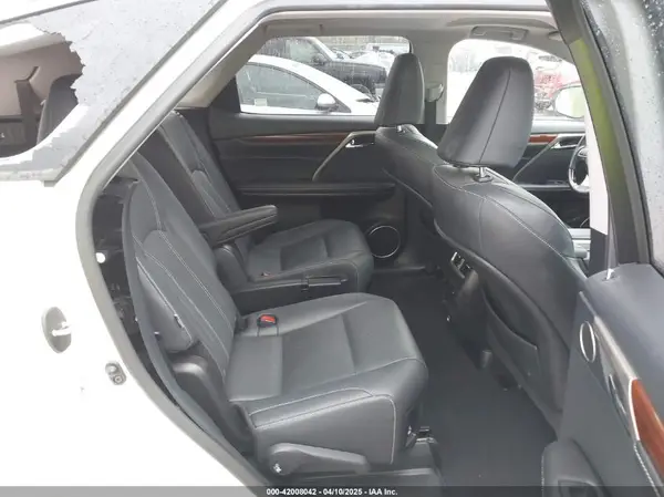 JTJDZKCA5K2018635 2019 LEXUS RX - Image 8