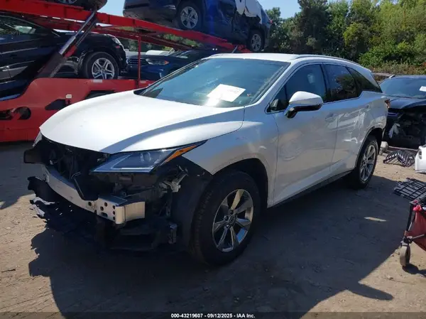 JTJDZKCA6K2017171 2019 LEXUS RX - Image 2