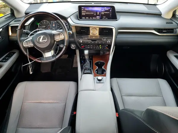 JTJDZKCA7K2017860 2019 LEXUS RX - Image 8