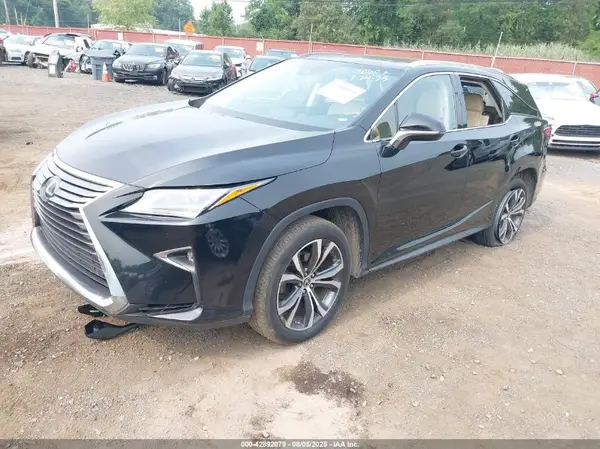 JTJDZKCA8J2005005 2018 LEXUS RX - Image 2