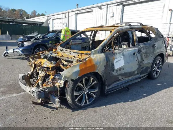 JTJDZKCA8J2006882 2018 LEXUS RX - Image 2