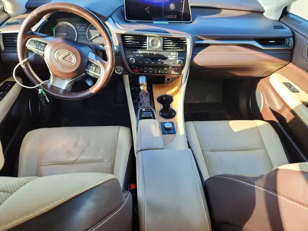JTJDZKCAXJ2002249 2018 LEXUS RX - Image 8