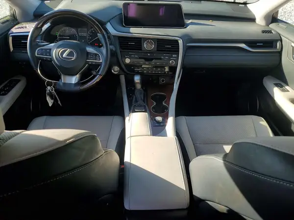 JTJDZKCAXK2015567 2019 LEXUS RX - Image 8