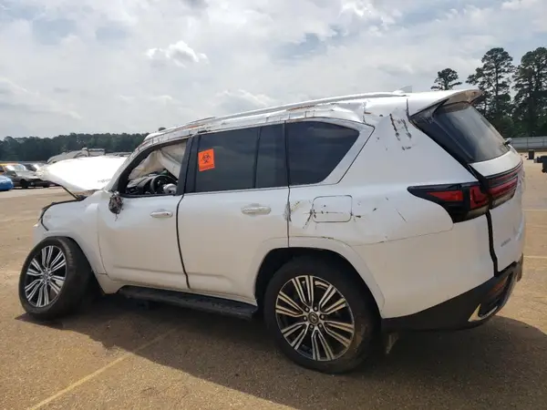 JTJGB7CX3R4058682 2024 LEXUS LX - Image 2