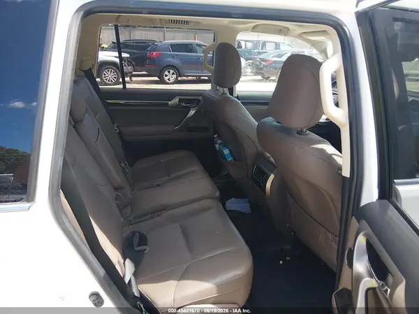 JTJGM7BX0M5290610 2021 LEXUS GX - Image 8