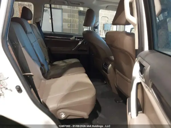 JTJGM7BX4N5318555 2022 LEXUS GX - Image 8
