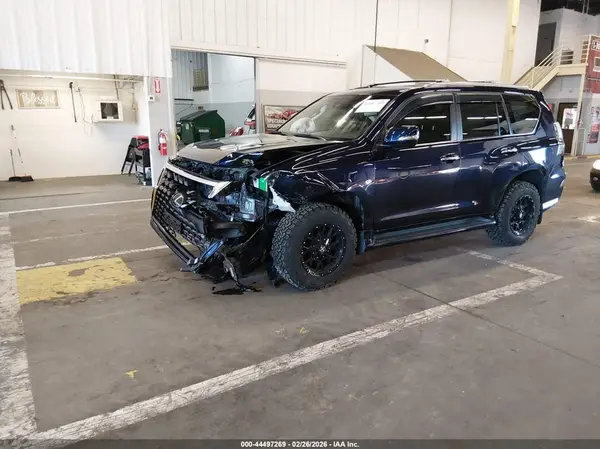 JTJGM7BXXL5263381 2020 LEXUS GX - Image 2