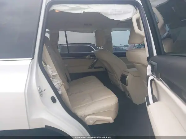 JTJGM7BXXN5323453 2022 LEXUS GX - Image 8