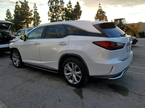 JTJGZKCA0J2001009 2018 LEXUS RX - Image 2