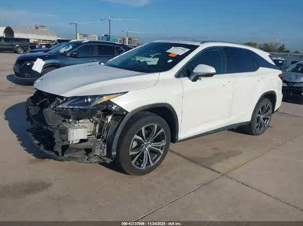 JTJGZKCA0K2010777 2019 LEXUS RX - Image 2