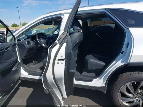 JTJGZKCA8J2000979 2018 LEXUS RX - Image 8