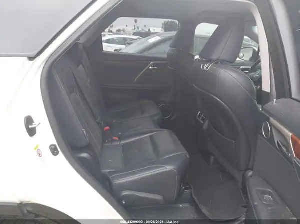 JTJGZKCAXK2011144 2019 LEXUS RX - Image 8