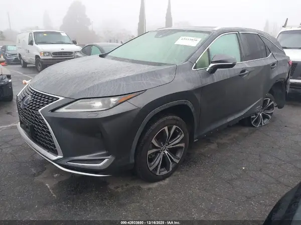 JTJHGKFA4N2022134 2022 LEXUS RX - Image 2