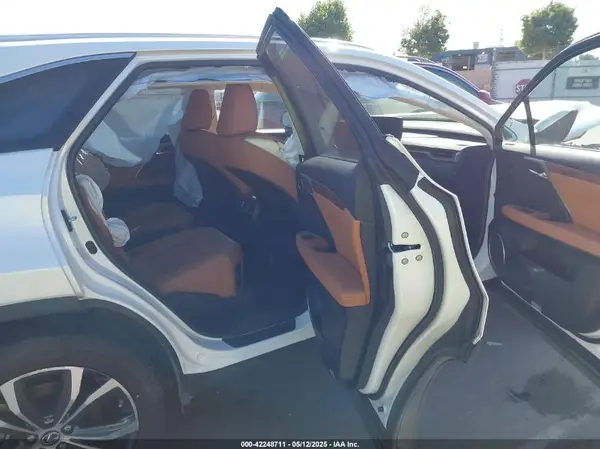 JTJHGKFA5M2020102 2021 LEXUS RX - Image 8