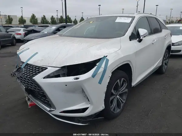 JTJHGKFA7M2015726 2021 LEXUS RX - Image 2